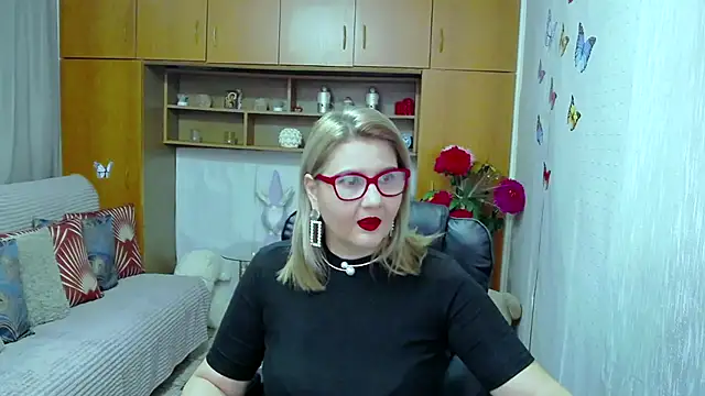 Snapshot of LucilleFenlys chatting on 11.02.25 LucilleFenlys online show from 11.02.25