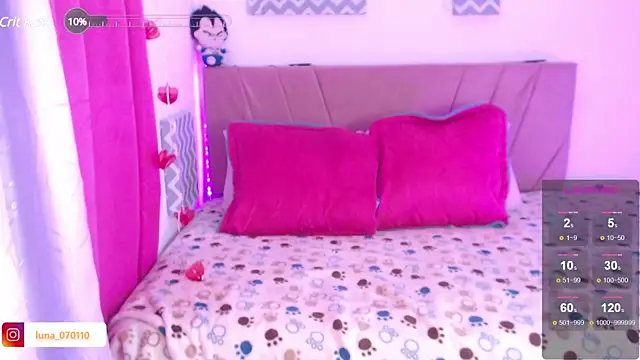 Julia 7 online show from 03.16.25