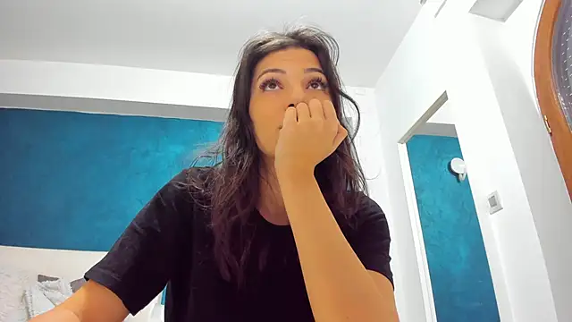 Anna Lewis online show from 02.16.25