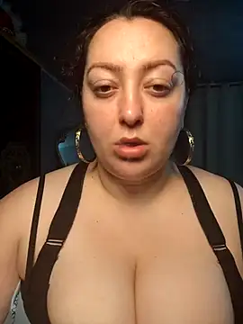 Snapshot of mihaelaa chatting on 05.08.26 mihaelaa online show from 05.08.26