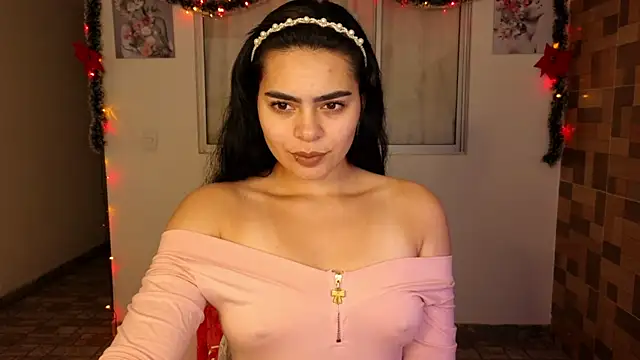 Snapshot of sexyladyy_ chatting on 12.15.24 sexyladyy online show from 12.15.24