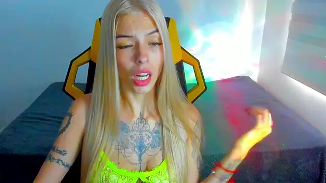 Snapshot of barbiee_05 chatting on 02.21.26 barbiee 05 online show from 02.21.26