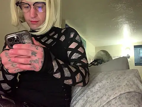 Kik SickSlut88 online show from 08.02.26