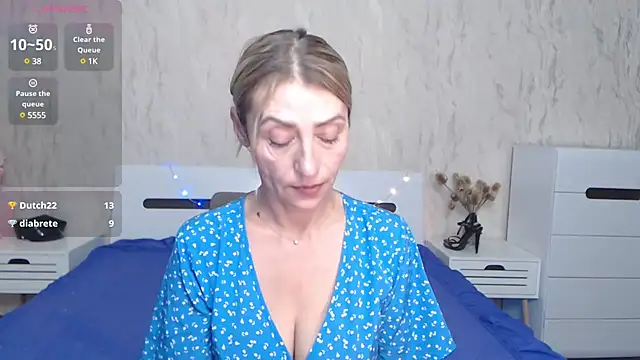 Snapshot of ZoeGrant chatting on 03.20.25 ZoeGrant online show from 03.20.25