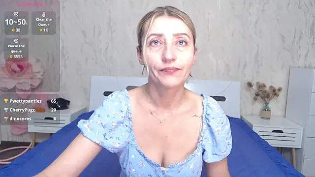 Snapshot of ZoeGrant chatting on 03.21.25 ZoeGrant online show from 03.21.25