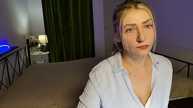 Snapshot of ZoeGrant chatting on 01.15.26 ZoeGrant online show from 01.15.26