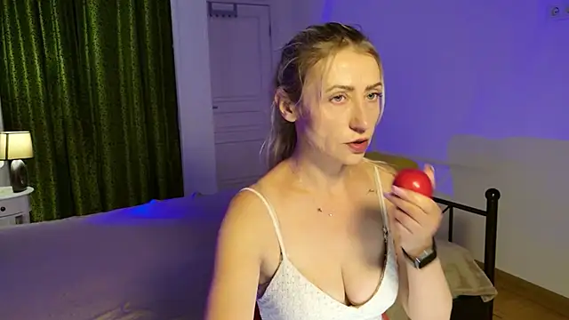 ZoeGrant online show from 05.12.26