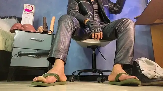 TomLover 12 online show from 04.18.26