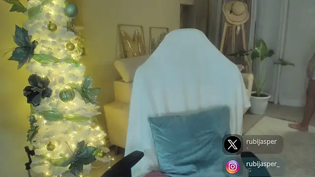 Snapshot of missrubijasper chatting on 01.15.25 missrubijasper online show from 01.15.25