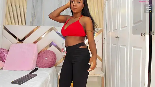 GianinaLewis online show from 04.17.26