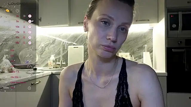 Alice Wonders online show from 04.03.26