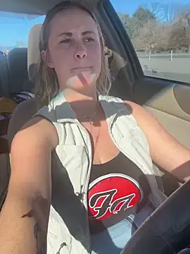 Snapshot of ClumsyLink chatting on 01.27.25 ClumsyLink online show from 01.27.25