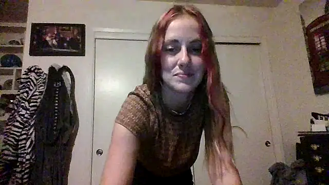 Snapshot of ClumsyLink chatting on 09.12.25 ClumsyLink online show from 09.12.25