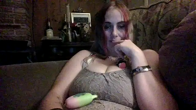 Snapshot of ClumsyLink chatting on 09.14.25 ClumsyLink online show from 09.14.25