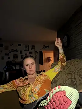 Snapshot of ClumsyLink chatting on 11.01.25 ClumsyLink online show from 11.01.25