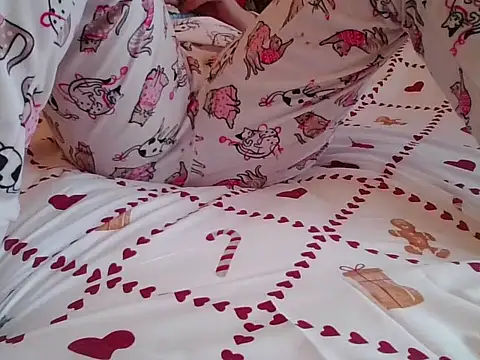 RealLittleRedRidingHood online show from 11.24.25