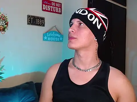 Snapshot of DavidNeill chatting on 12.29.24 DavidNeill online show from 12.29.24