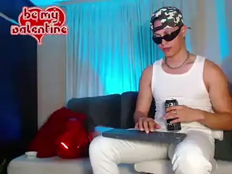 Snapshot of DavidNeill chatting on 02.15.25 DavidNeill online show from 02.15.25