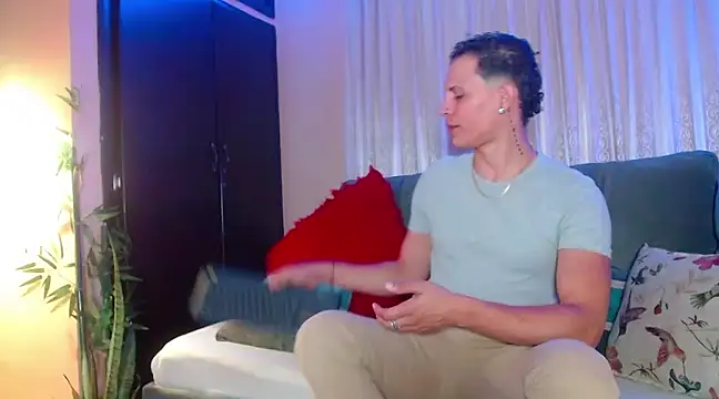 Snapshot of DavidNeill chatting on 03.07.25 DavidNeill online show from 03.07.25