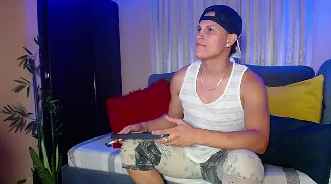 Snapshot of DavidNeill chatting on 03.14.25 DavidNeill online show from 03.14.25