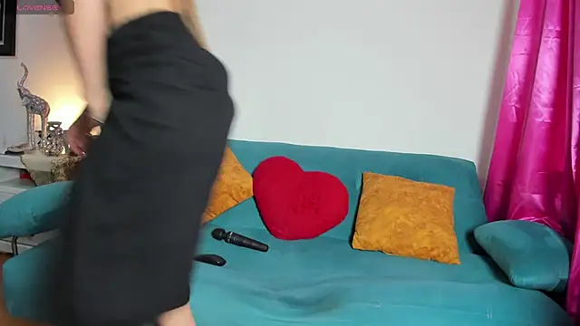 Victoria Jonness online show from 04.09.26