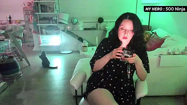 Snapshot of Vesaaa chatting on 10.11.25 Vesaaa online show from 10.11.25