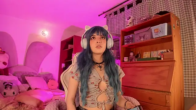 Snapshot of lolaaa_bunny1 chatting on 06.16.26 lolaaa bunny1 online show from 06.16.26