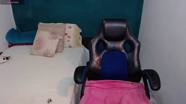 scaelettdubois online show from 04.06.26