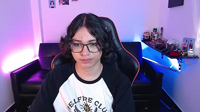 Snapshot of malik_harrison__ chatting on 12.16.24 malik harrison online show from 12.16.24