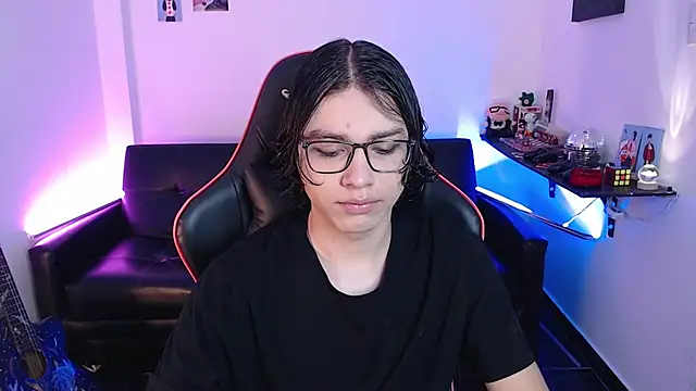 Snapshot of malik_harrison__ chatting on 12.23.24 malik harrison online show from 12.23.24