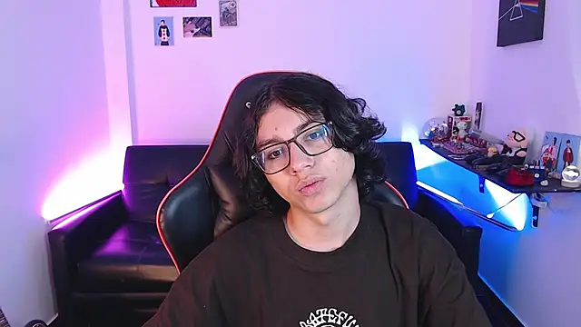 Snapshot of malik_harrison__ chatting on 01.01.25 malik harrison online show from 01.01.25