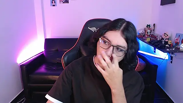 Snapshot of malik_harrison__ chatting on 02.04.25 malik harrison online show from 02.04.25