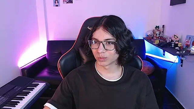 Snapshot of malik_harrison__ chatting on 02.04.25 malik harrison online show from 02.04.25