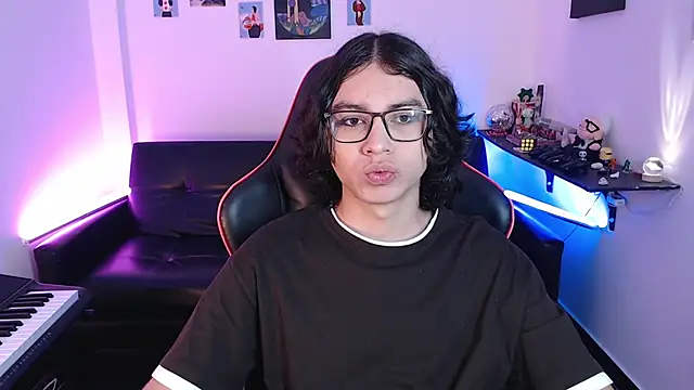 Snapshot of malik_harrison__ chatting on 02.13.25 malik harrison online show from 02.13.25