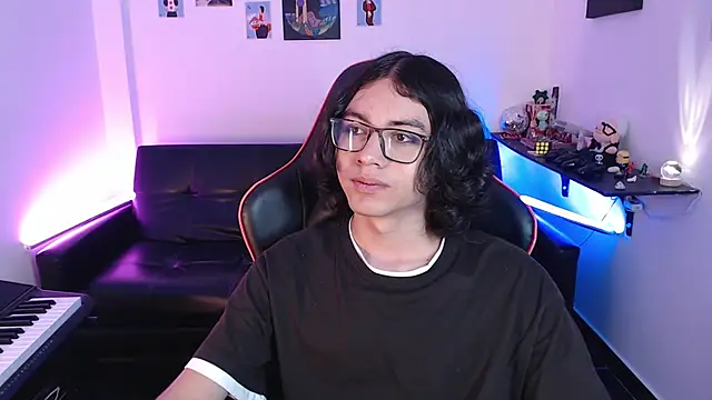 Snapshot of malik_harrison__ chatting on 02.13.25 malik harrison online show from 02.13.25