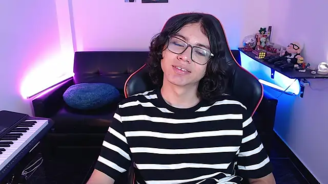 Snapshot of malik_harrison__ chatting on 02.20.25 malik harrison online show from 02.20.25