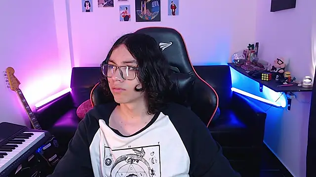 Snapshot of malik_harrison__ chatting on 03.18.25 malik harrison online show from 03.18.25