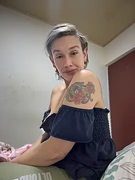 Snapshot of sexymarilyncolombia chatting on 05.13.26 sexymarilyncolombia online show from 05.13.26