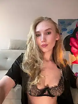 Snapshot of MariaTull chatting on 06.29.26 MariaTull online show from 06.29.26