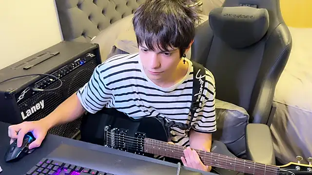 SasukeUhchiaa online show from 03.08.25