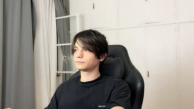 SasukeUhchiaa online show from 03.25.26