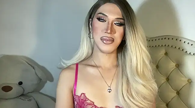 Snapshot of Ts_glamxxxx chatting on 02.18.25 Ts glamxxxx online show from 02.18.25