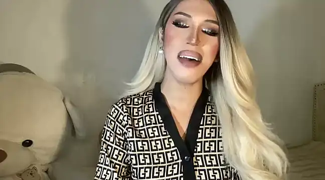 Snapshot of Ts_glamxxxx chatting on 02.21.25 Ts glamxxxx online show from 02.21.25