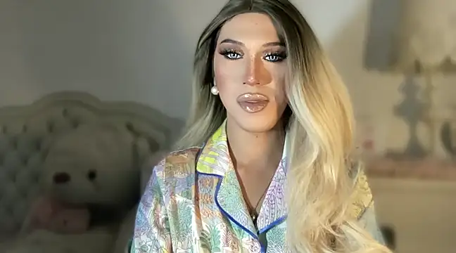 Snapshot of Ts_glamxxxx chatting on 03.11.25 Ts glamxxxx online show from 03.11.25