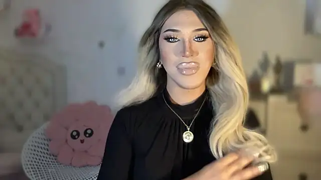 Snapshot of Ts_glamxxxx chatting on 09.09.25 Ts glamxxxx online show from 09.09.25