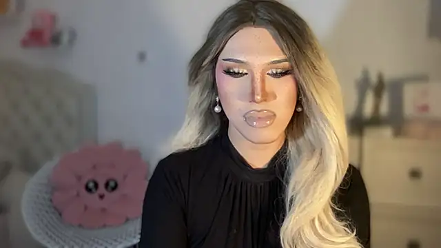 Snapshot of Ts_glamxxxx chatting on 09.30.25 Ts glamxxxx online show from 09.30.25