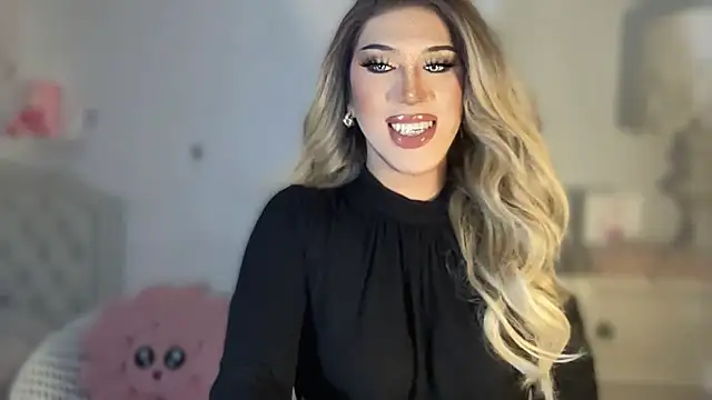 Snapshot of Ts_glamxxxx chatting on 10.13.25 Ts glamxxxx online show from 10.13.25