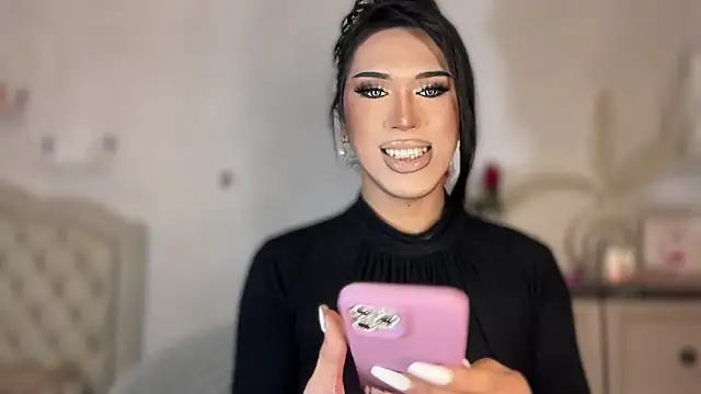 Snapshot of Ts_glamxxxx chatting on 11.14.25 Ts glamxxxx online show from 11.14.25