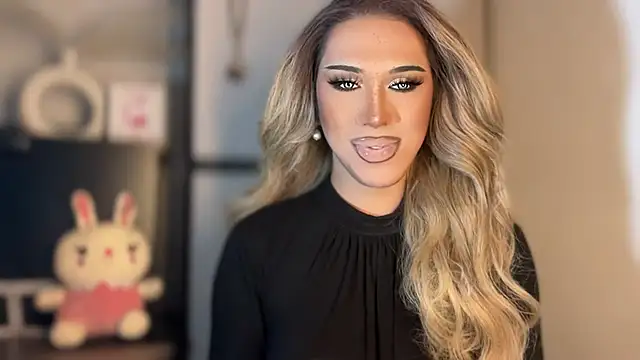 Snapshot of Ts_glamxxxx chatting on 11.20.25 Ts glamxxxx online show from 11.20.25