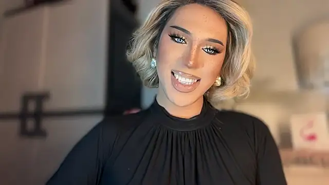 Snapshot of Ts_glamxxxx chatting on 12.05.25 Ts glamxxxx online show from 12.05.25